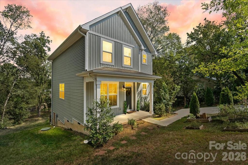 226 1st Street, Mount Holly, NC 28120