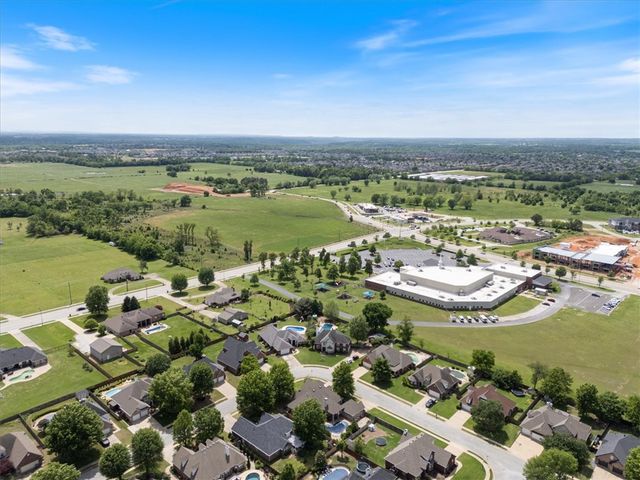 4619 W Knoll View Way, Rogers, AR 72758