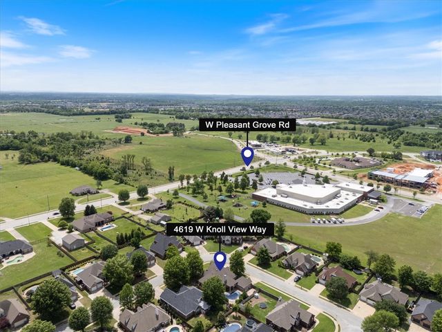 4619 W Knoll View Way, Rogers, AR 72758