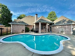 4619 W Knoll View Way, Rogers, AR 72758
