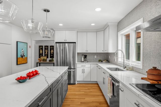 25 Virginia Ln, Cohasset, MA 02025