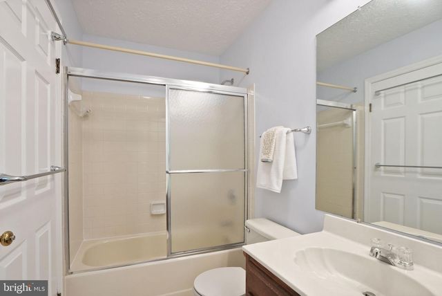 169 APPLEGATE DR, Sterling, VA 20164