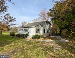 815 SENECA PARK RD, Middle River, MD 21220