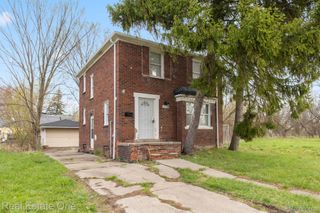 13113 CAMDEN Street, Detroit, MI 48213