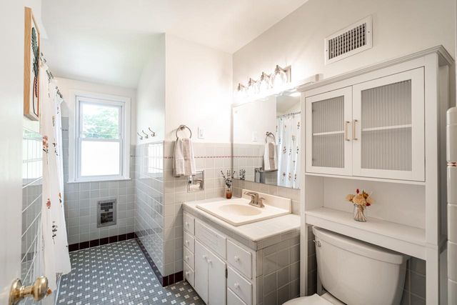 3234 N 95th STREET, Milwaukee, WI 53222