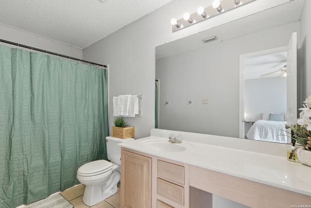 7030 Knights Hvn, San Antonio, TX 78233