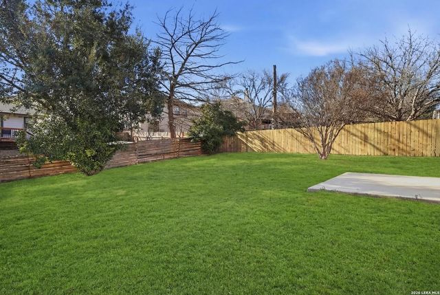 7030 Knights Hvn, San Antonio, TX 78233