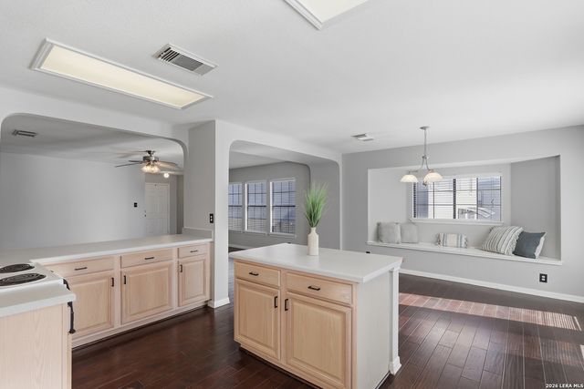 7030 Knights Hvn, San Antonio, TX 78233