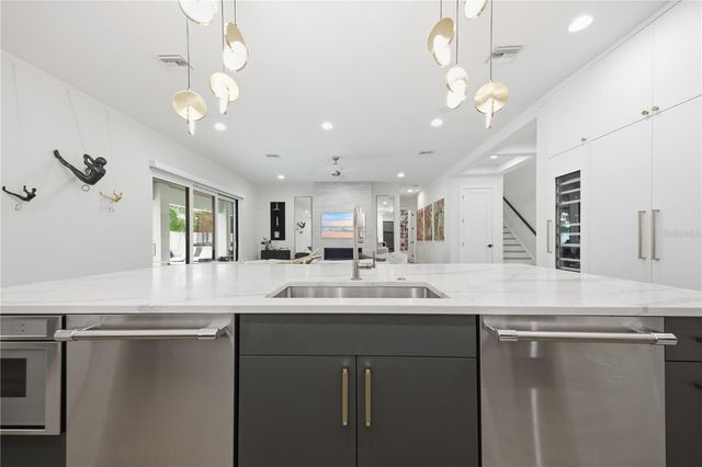 3611 W BARCELONA STREET, Tampa, FL 33629