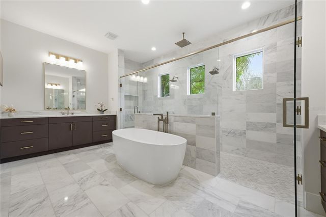 3611 W BARCELONA STREET, Tampa, FL 33629