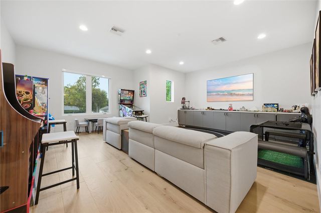 3611 W BARCELONA STREET, Tampa, FL 33629