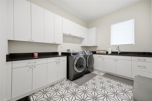 3611 W BARCELONA STREET, Tampa, FL 33629