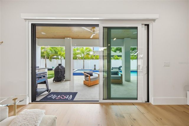 3611 W BARCELONA STREET, Tampa, FL 33629