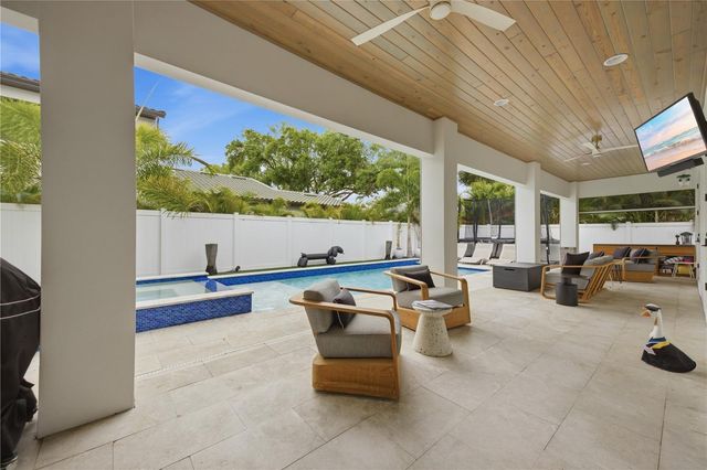 3611 W BARCELONA STREET, Tampa, FL 33629