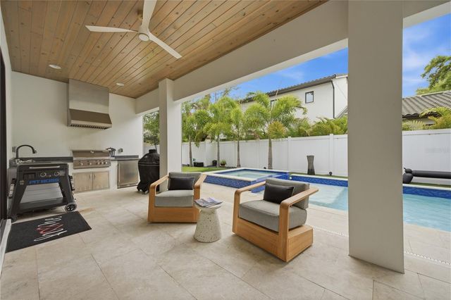 3611 W BARCELONA STREET, Tampa, FL 33629