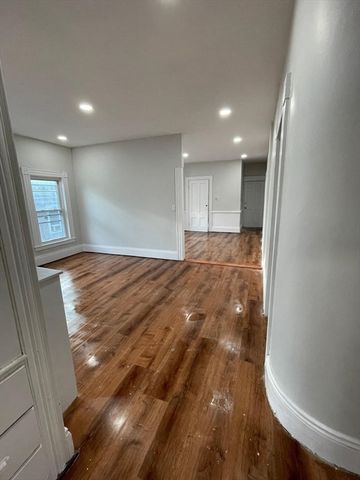 176 Broadway 2, Methuen, MA 01844