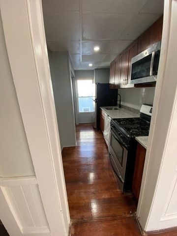 176 Broadway 2, Methuen, MA 01844