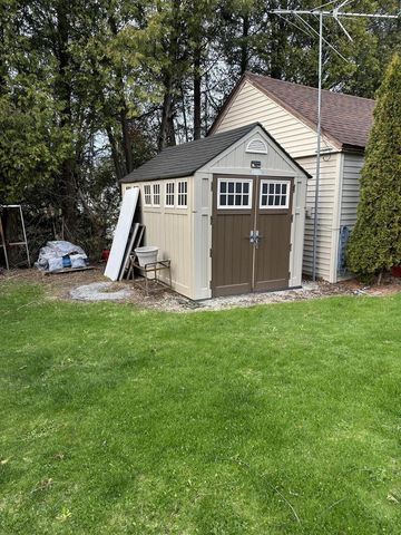 1016 N 10th STREET, Manitowoc, WI 54220