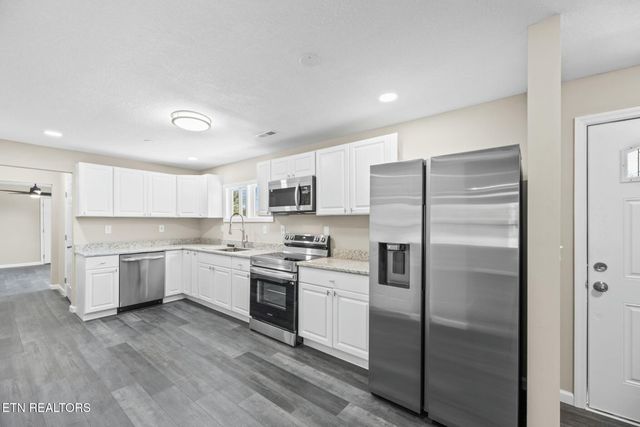 909 Dartmouth Rd, Knoxville, TN 37914