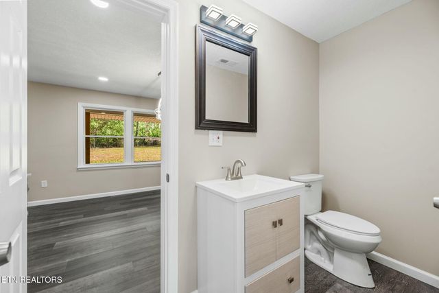 909 Dartmouth Rd, Knoxville, TN 37914
