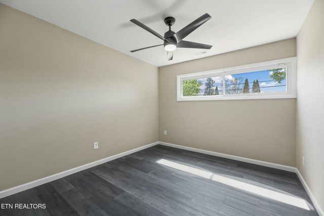 909 Dartmouth Rd, Knoxville, TN 37914