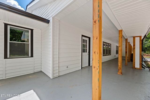 909 Dartmouth Rd, Knoxville, TN 37914