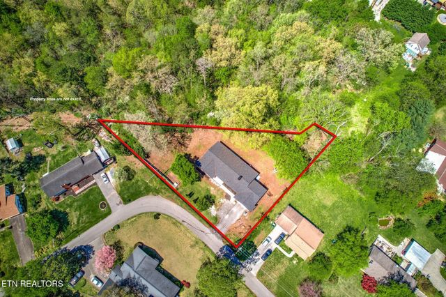 909 Dartmouth Rd, Knoxville, TN 37914