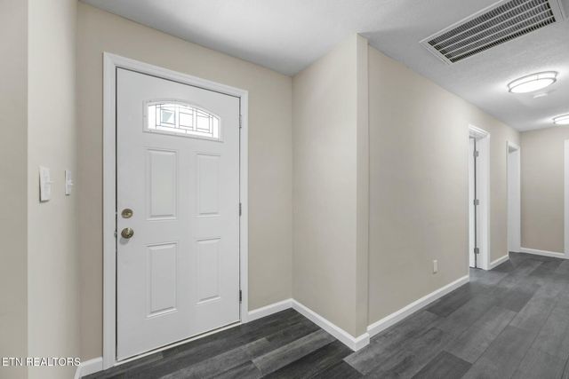 909 Dartmouth Rd, Knoxville, TN 37914