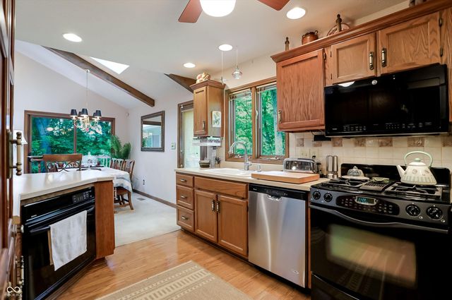 7592 S Poplar Point Drive, Trafalgar, IN 46181
