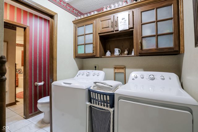 7592 S Poplar Point Drive, Trafalgar, IN 46181