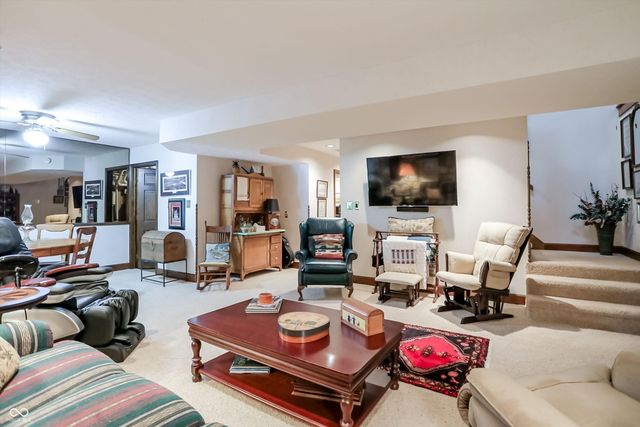 7592 S Poplar Point Drive, Trafalgar, IN 46181