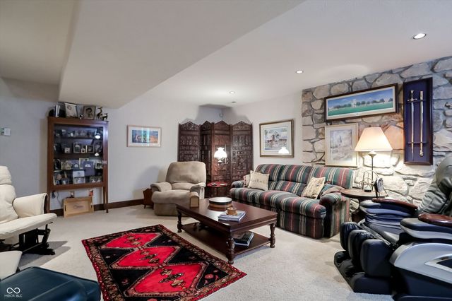 7592 S Poplar Point Drive, Trafalgar, IN 46181