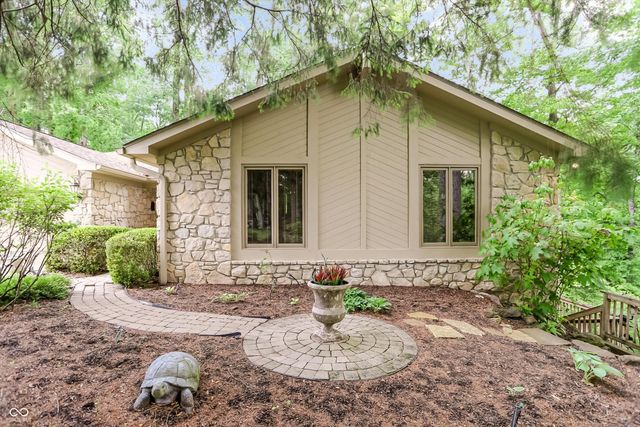 7592 S Poplar Point Drive, Trafalgar, IN 46181