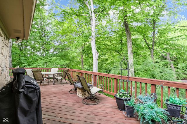 7592 S Poplar Point Drive, Trafalgar, IN 46181