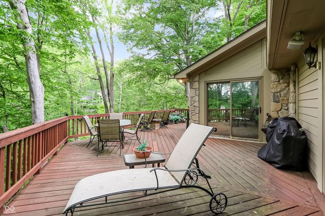 7592 S Poplar Point Drive, Trafalgar, IN 46181