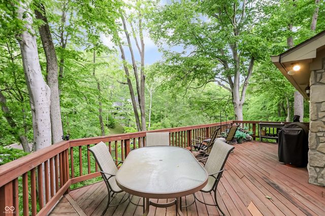 7592 S Poplar Point Drive, Trafalgar, IN 46181