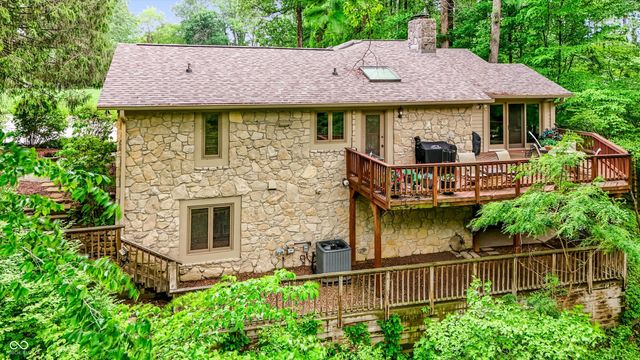7592 S Poplar Point Drive, Trafalgar, IN 46181