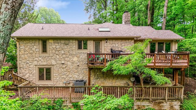 7592 S Poplar Point Drive, Trafalgar, IN 46181