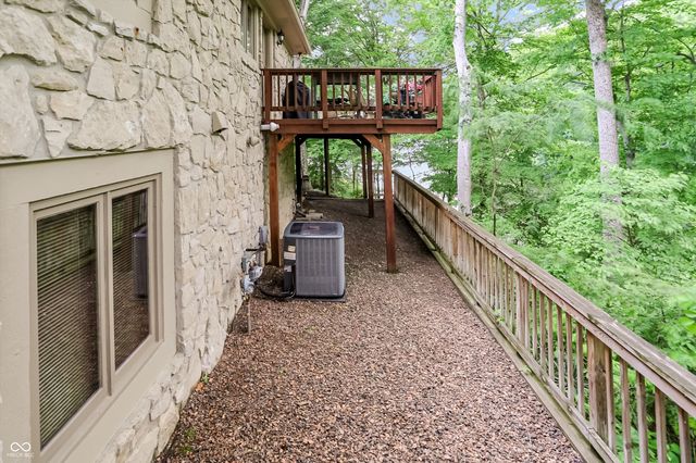7592 S Poplar Point Drive, Trafalgar, IN 46181