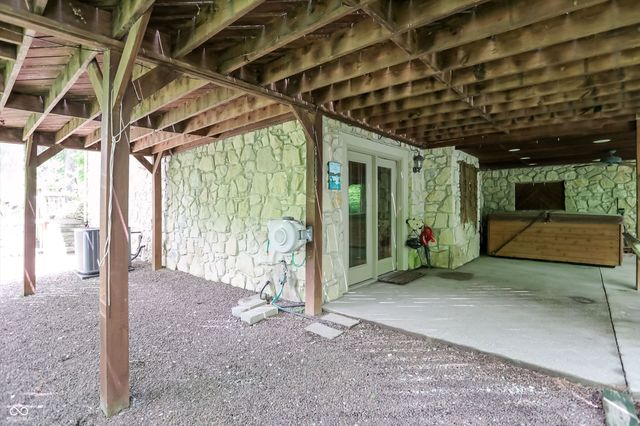 7592 S Poplar Point Drive, Trafalgar, IN 46181