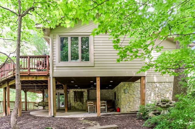 7592 S Poplar Point Drive, Trafalgar, IN 46181