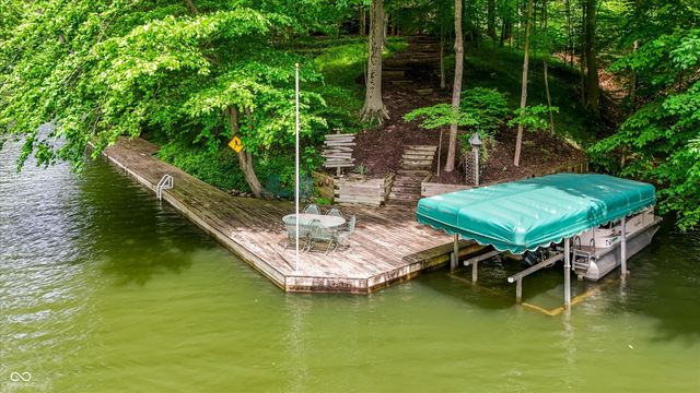 7592 S Poplar Point Drive, Trafalgar, IN 46181
