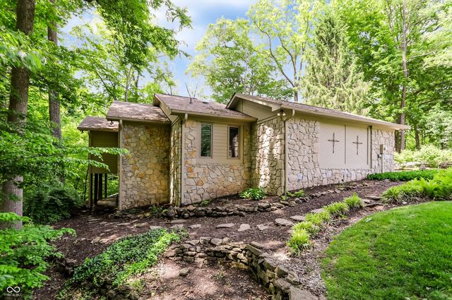 7592 S Poplar Point Drive, Trafalgar, IN 46181