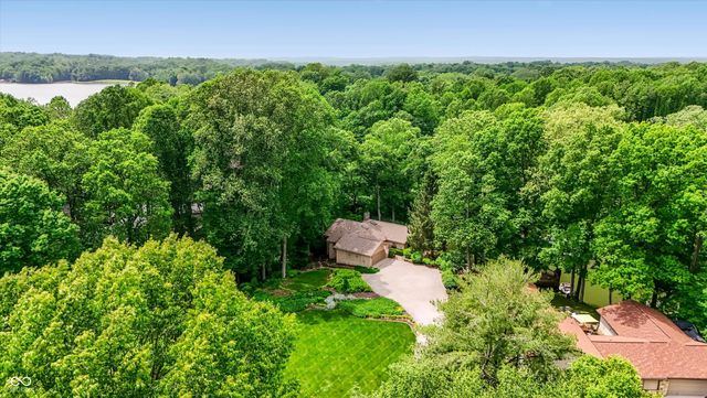 7592 S Poplar Point Drive, Trafalgar, IN 46181