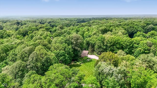 7592 S Poplar Point Drive, Trafalgar, IN 46181