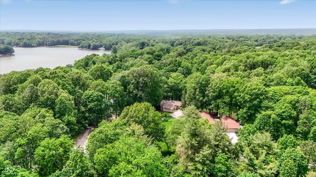 7592 S Poplar Point Drive, Trafalgar, IN 46181