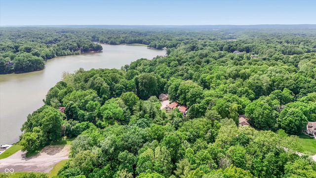 7592 S Poplar Point Drive, Trafalgar, IN 46181