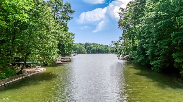 7592 S Poplar Point Drive, Trafalgar, IN 46181