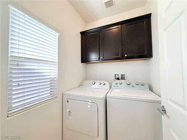 8435 Spirit Vale Avenue, Las Vegas, NV 89117