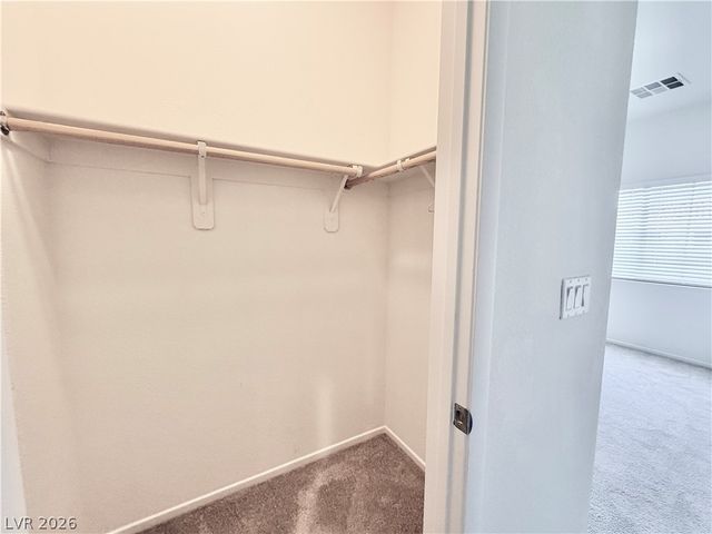 8435 Spirit Vale Avenue, Las Vegas, NV 89117